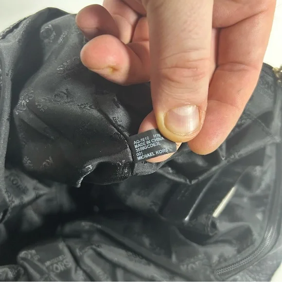 MICHAEL KORS Black Camden Drawstring Pebble Leather Tassel Shoulder Bag Purse - Picture 10 of 10